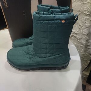 Quilted Teal Winter Boots